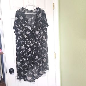 Torrid Floral Hi-Lo Top Size 2